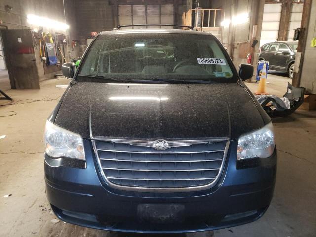 2A8HR44E19R616775 - 2009 CHRYSLER TOWN & COU LX BLUE photo 5