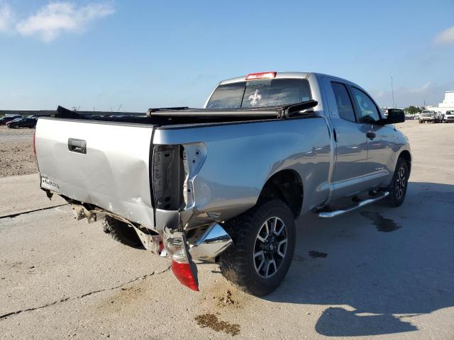 5TFRV541X7X023375 - 2007 TOYOTA TUNDRA DOUBLE CAB SR5 SILVER photo 3