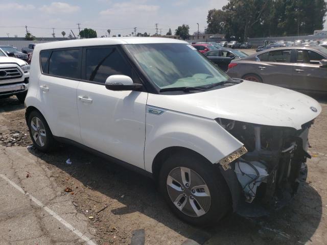 KNDJP3AE5H7021117 - 2017 KIA SOUL EV WHITE photo 4