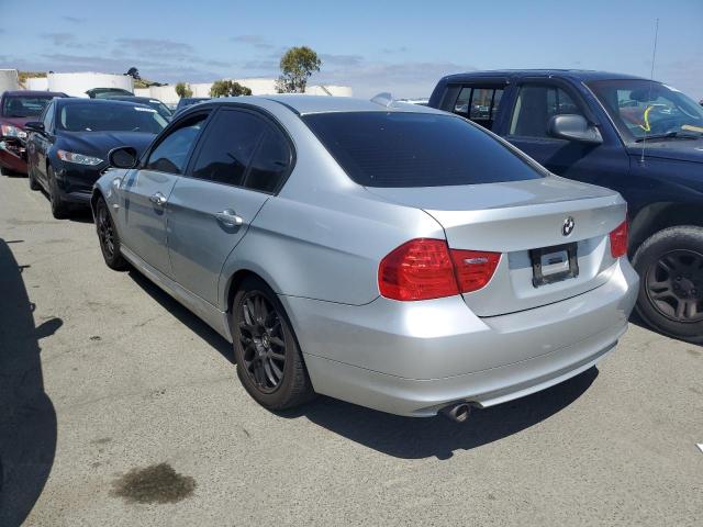 WBAPH7C59AE129685 - 2010 BMW 328 I SILVER photo 2