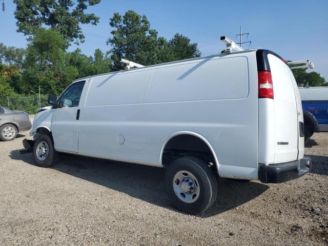 1GCWGBFP5P1105241 - 2023 CHEVROLET EXPRESS G2 WHITE photo 2