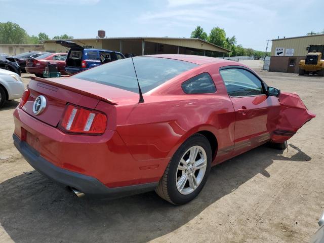 1ZVBP8AM2B5155303 - 2011 FORD MUSTANG RED photo 3