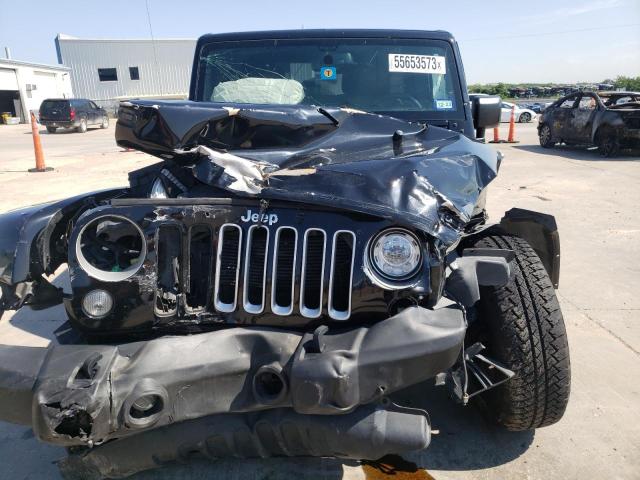 1C4BJWEG2HL529782 - 2017 JEEP WRANGLER SAHARA BLACK photo 5