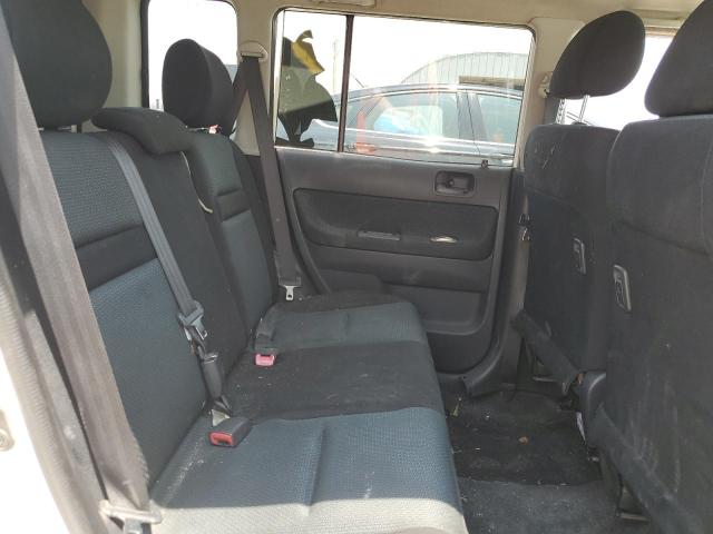 JTLKT324264078514 - 2006 TOYOTA SCION XB WHITE photo 10