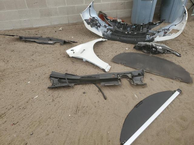 JTDKARFP1J3085574 - 2018 TOYOTA PRIUS PRIM 白色 照片 12