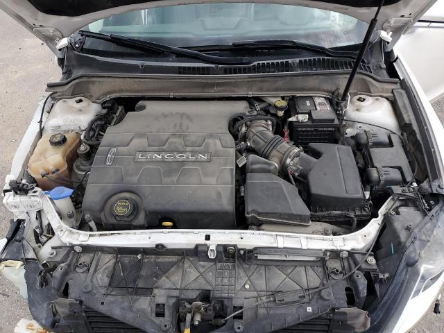 3LN6L2JK2GR632341 - 2016 LINCOLN MKZ WHITE photo 11