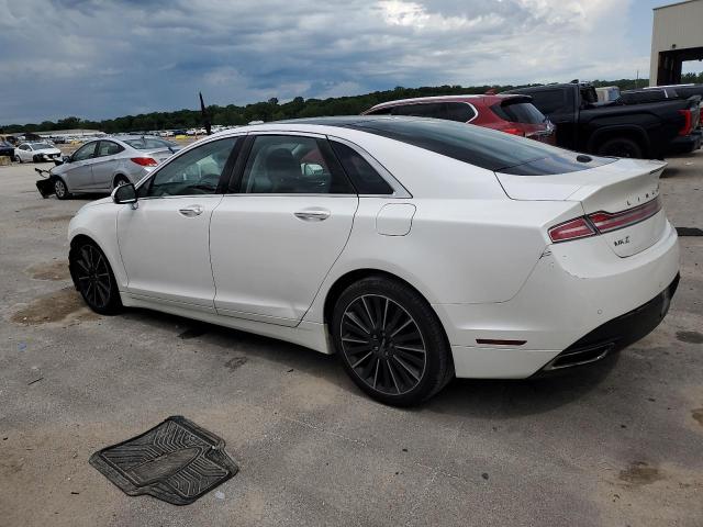 3LN6L2JK2GR632341 - 2016 LINCOLN MKZ WHITE photo 2