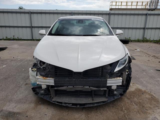 3LN6L2JK2GR632341 - 2016 LINCOLN MKZ WHITE photo 5