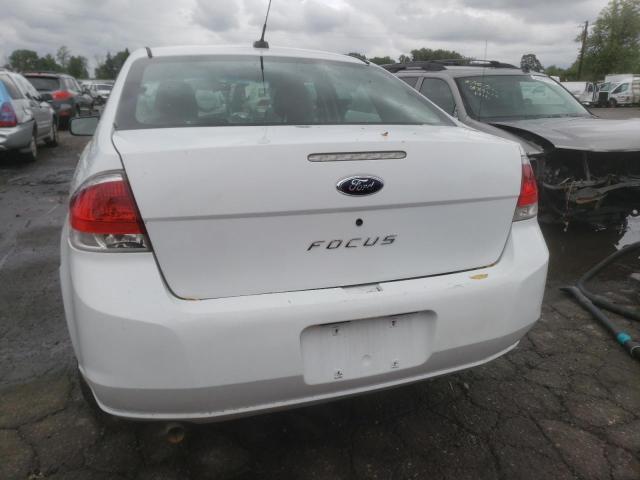 1FAHP34NX8W292843 - 2008 FORD FOCUS S/SE WHITE photo 6