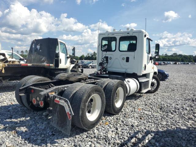 1FUJGEBGXDSBX6244 - 2013 FREIGHTLINER CASCADIA 1 WHITE photo 4