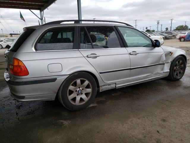 WBAAX13413PJ00637 - 2003 BMW 325 IT SILVER photo 3