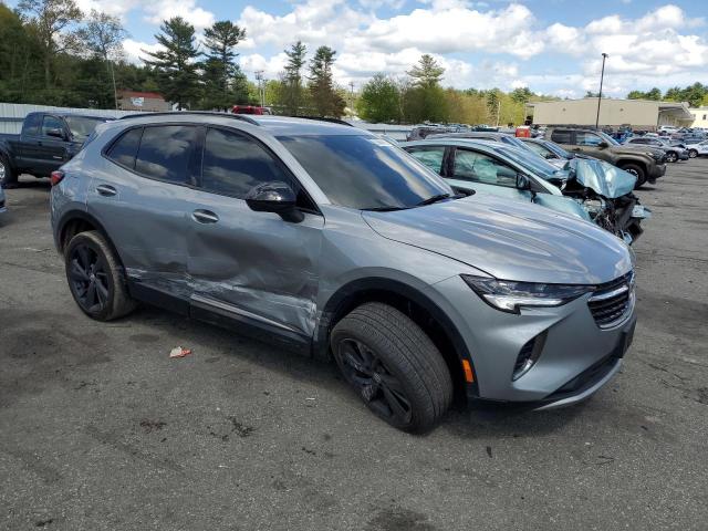 LRBFZMR44PD152913 - 2023 BUICK ENVISION PREFERRED ვერცხლისფერი ფოტო 4