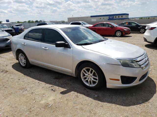 3FAHP0GA6BR291996 - 2011 FORD FUSION S SILVER photo 4