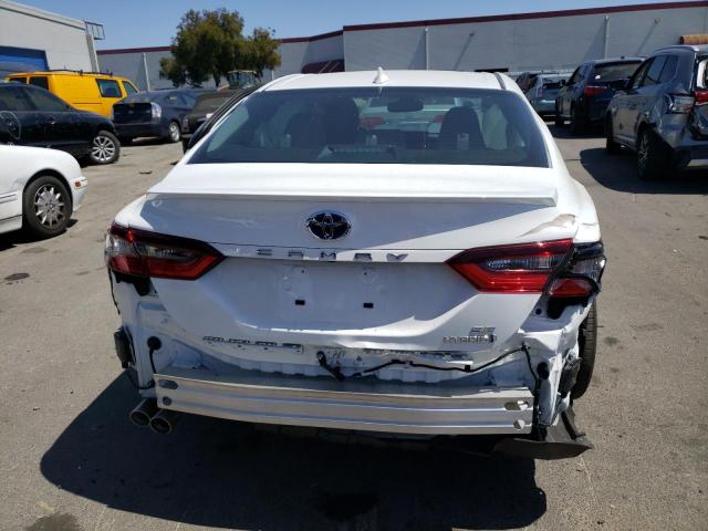 4T1S31AK7RU075107 - 2024 TOYOTA CAMRY SE NIGHT SHADE WHITE photo 6