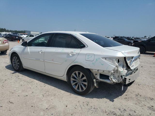 4T1BF1FK5HU644907 - 2017 TOYOTA CAMRY /LE/ LE WHITE photo 2