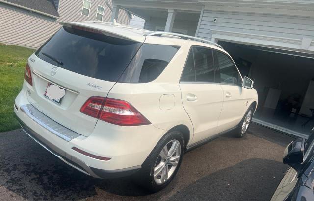 4JGDA5HB0CA042373 - 2012 MERCEDES-BENZ ML 350 4MATIC WHITE photo 4