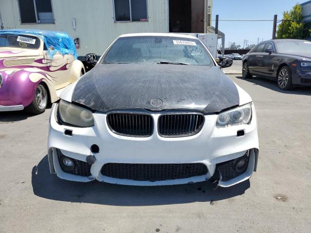 WBAKG1C58BE617912 - 2011 BMW 335 IS WHITE photo 5