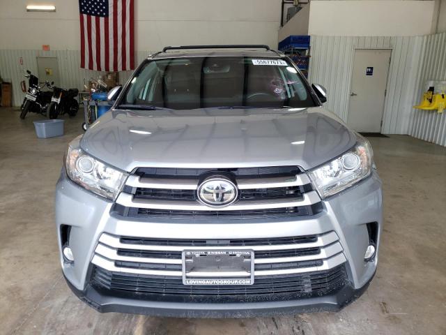 5TDKZRFH1KS569004 - 2019 TOYOTA HIGHLANDER SE SILVER photo 5