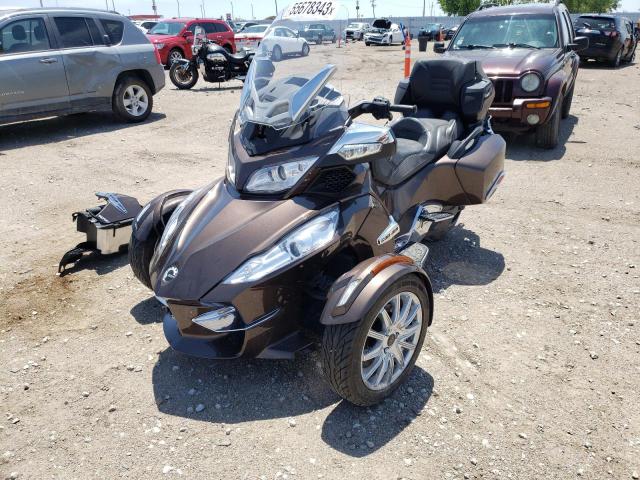 2BXNBBC14DV001560 - 2013 CAN-AM SPYDER ROA RT BROWN photo 2