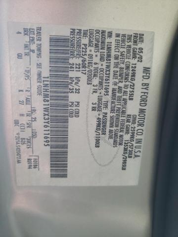 1LNHM81WX3Y611695 - 2003 LINCOLN TOWN CAR EXECUTIVE SILVER photo 12