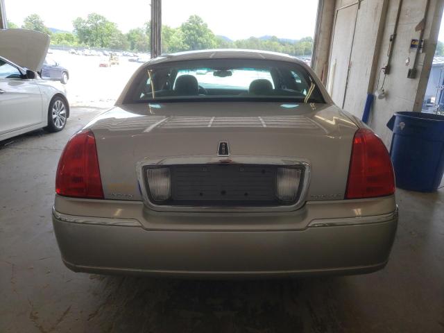 1LNHM81WX3Y611695 - 2003 LINCOLN TOWN CAR EXECUTIVE SILVER photo 6