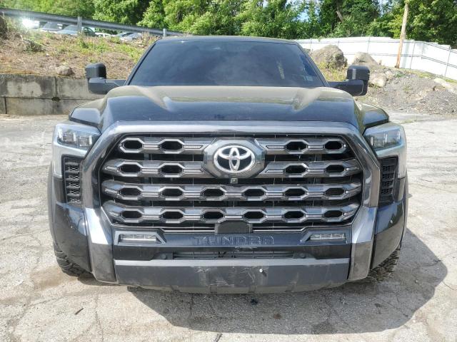 5TFNA5DB3PX080357 - 2023 TOYOTA TUNDRA CREWMAX PLATINUM 黑色 照片 5