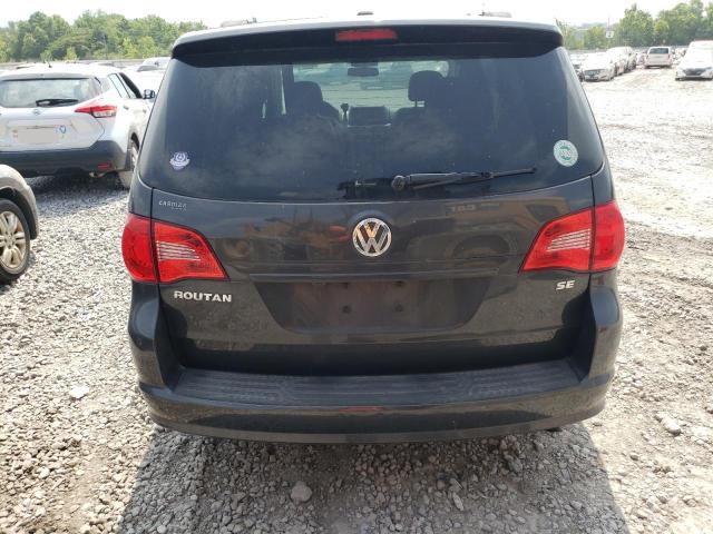 2C4RVABG0CR240300 - 2012 VOLKSWAGEN ROUTAN SE BLACK photo 6