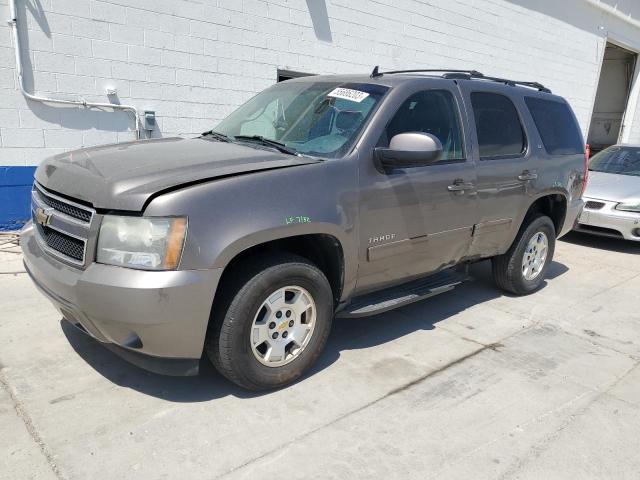 1GNSKBE02BR243922 - 2011 CHEVROLET TAHOE K1500 LT GRAY photo 1