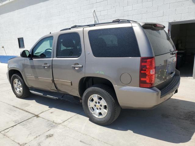 1GNSKBE02BR243922 - 2011 CHEVROLET TAHOE K1500 LT GRAY photo 2