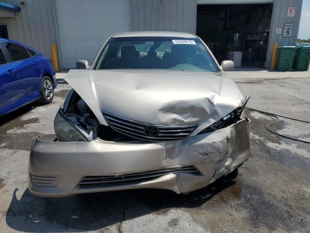 4T1BE30KX5U033791 - 2005 TOYOTA CAMRY LE TAN photo 5
