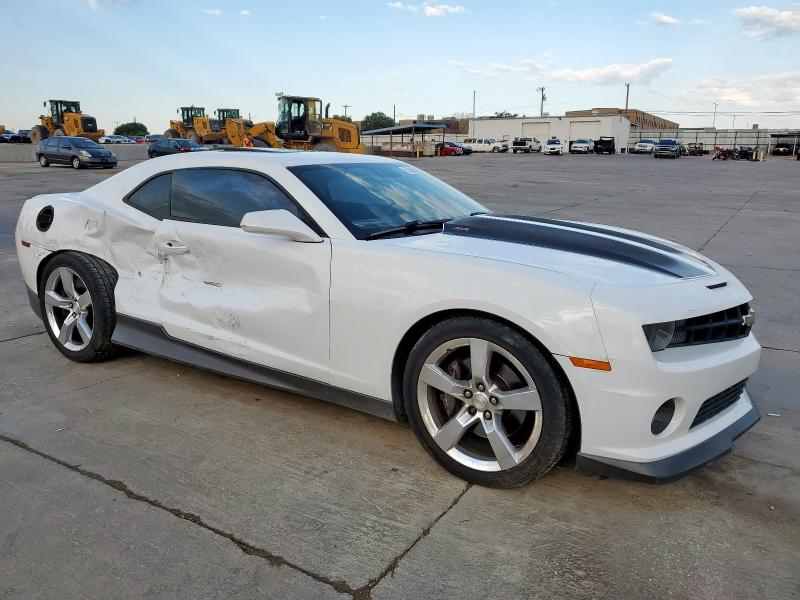 2G1FK1EJ7A9181786 - 2010 CHEVROLET CAMARO SS WHITE photo 4