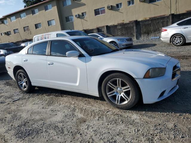 2C3CDXAT3DH701334 - 2013 DODGE CHARGER POLICE WHITE photo 4