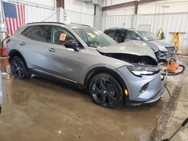 LRBFZPR44PD162827 - 2023 BUICK ENVISION ESSENCE Մոխրագույն լուսանկար 4