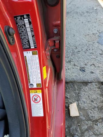 JTDKARFP5J3103476 - 2018 TOYOTA PRIUS PRIM 红色 照片 12