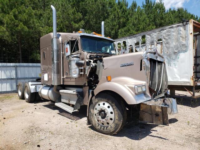 2005 KENWORTH CONSTRUCTI W900, 