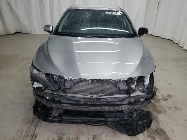 4T1G11AK1PU818322 - 2023 TOYOTA CAMRY SE NIGHT SHADE SILVER photo 5