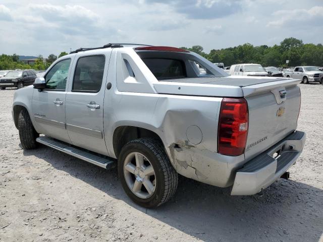 3GNMCFE04DG328972 - 2013 CHEVROLET AVALANCHE LT SILVER photo 2