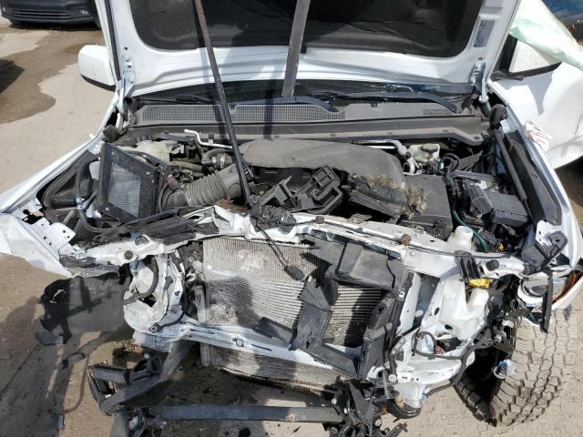 1GCGTEENXJ1300101 - 2018 CHEVROLET COLORADO ZR2 WHITE photo 11