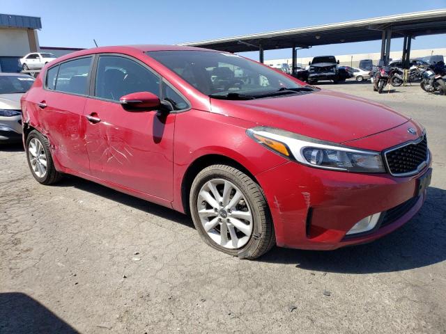 KNAFK5A88H5697810 - 2017 KIA FORTE LX RED photo 4