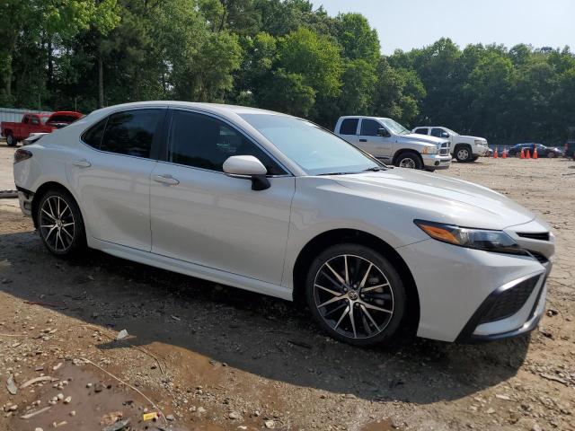 4T1G11AK7PU097066 - 2023 TOYOTA CAMRY SE NIGHT SHADE WHITE photo 4