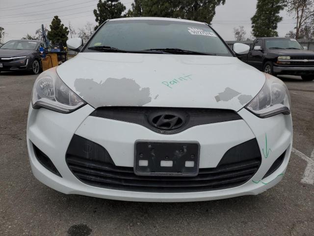 KMHTC6AD1GU286397 - 2016 HYUNDAI VELOSTER WHITE photo 5