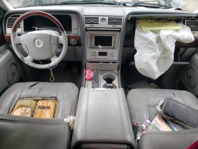 5LMFU28R24LJ29044 - 2004 LINCOLN NAVIGATOR BLACK photo 8