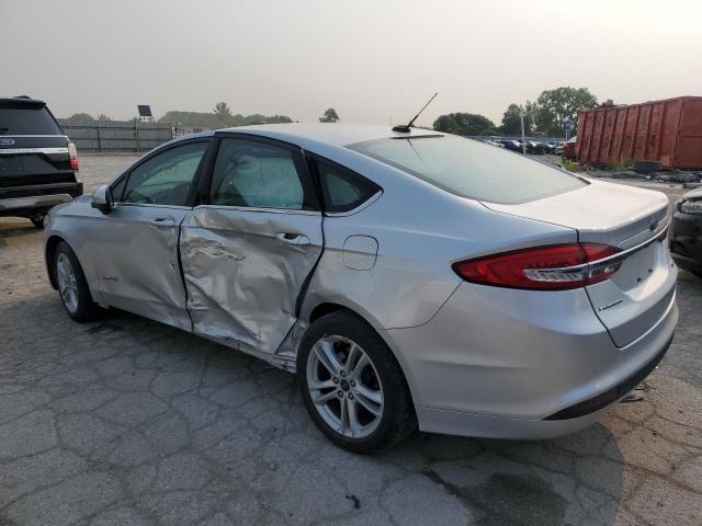 3FA6P0UU4JR221109 - 2018 FORD FUSION S HYBRID SILVER photo 2