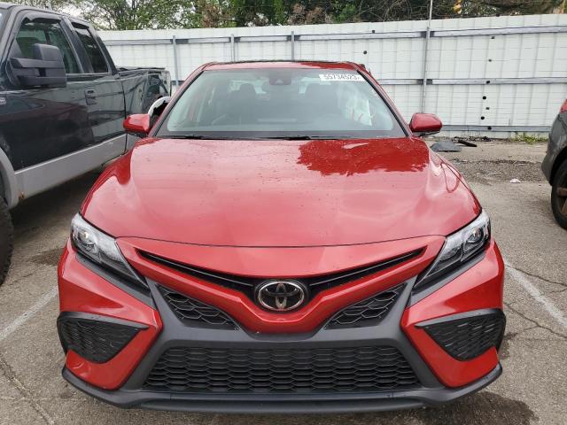 4T1S11AK9NU045185 - 2022 TOYOTA CAMRY NIGHT SHADE RED photo 5