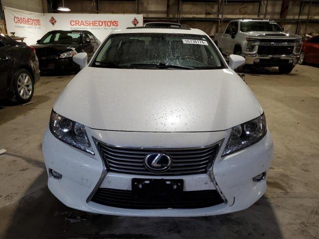 JTHBW1GG0F2080296 - 2015 LEXUS ES 300H WHITE photo 5