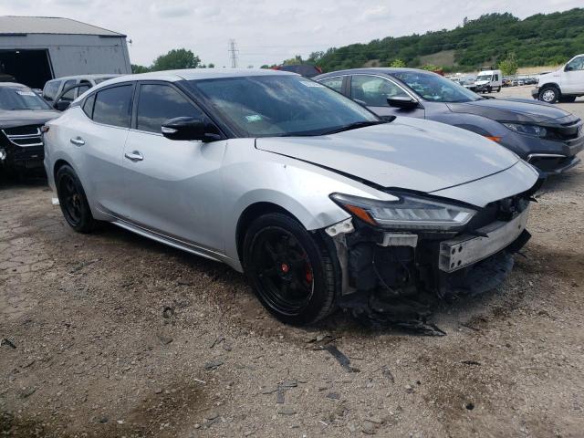 1N4AA6AV1KC361209 - 2019 NISSAN MAXIMA S Silber Foto 4