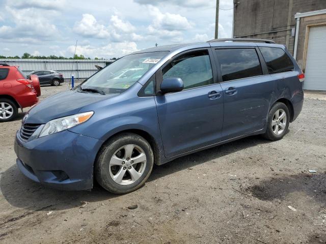 2013 TOYOTA SIENNA LE, 