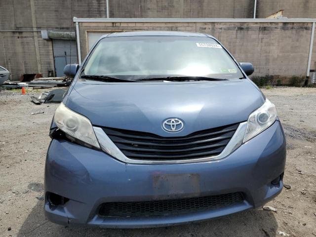 5TDKK3DC3DS360374 - 2013 TOYOTA SIENNA LE BLUE photo 5