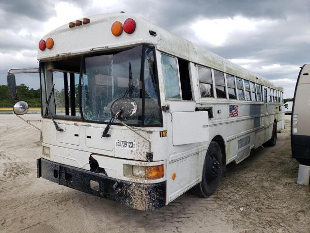 4DRBJAANX3A957154 - 2003 IC CORPORATION 3000 白色 照片 2