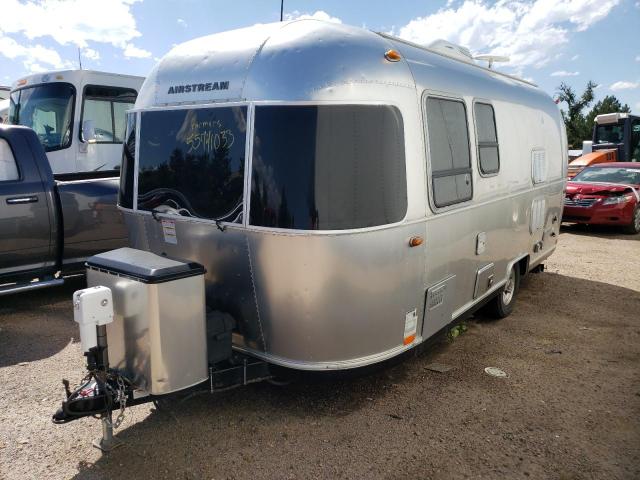 1STVRTF14JJ542552 - 2018 AIRS AIRSTREAM SILVER photo 2